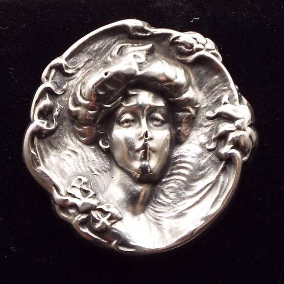 1890 STERLING ART NOUVEAU BELLE EPOQUE WOMAN REPOUSSE OVAL 